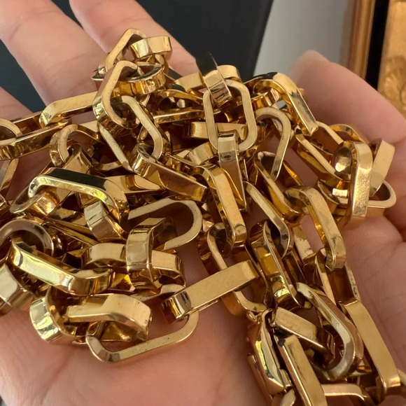 Nina Ricci Chain Necklace - Picture 7 of 7